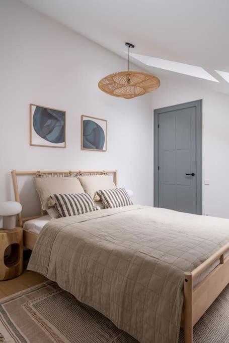Bright Designer Mansard In City Centre Appartamento *